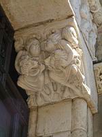 Toulouse, Basilique Saint-Sernin, Porte Miegeville, Console du linteau, Personnages indetermines